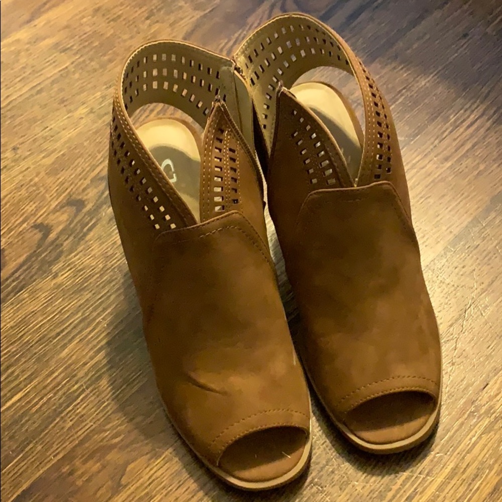 Perforated wedge booties